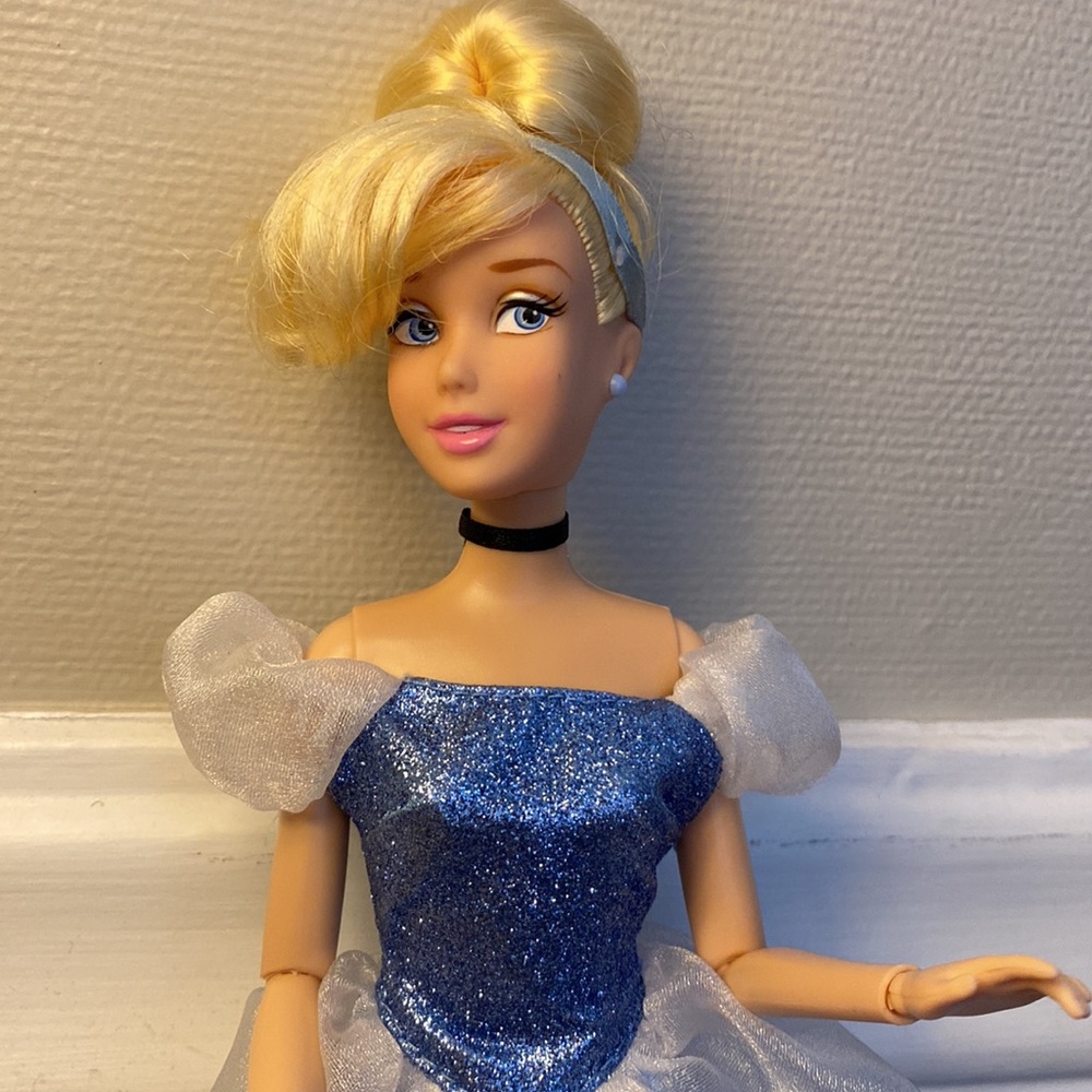 Disney Cinderella Shimmer Doll